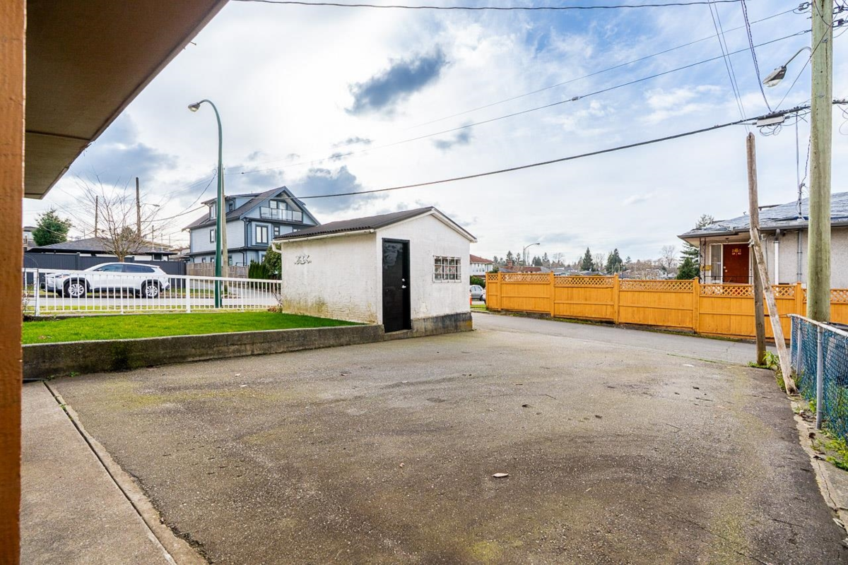 Mudroom Photo of 3895 Windermere Street, Vancouver, BC