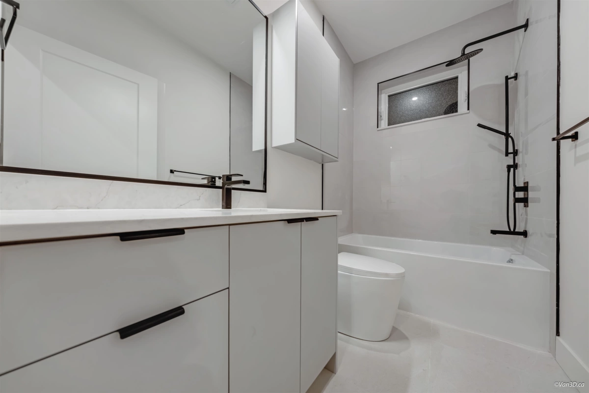 Powder Room Photo of 6728 Heather Street, Vancouver, BC