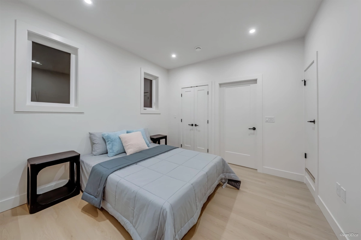 Walk-In Closet Photo of 6728 Heather Street, Vancouver, BC