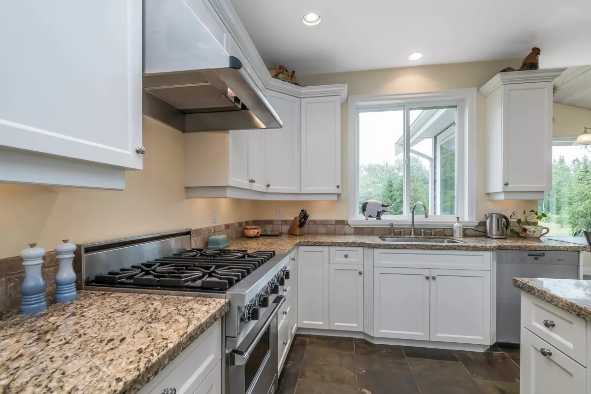 Breakfast Nook Photo of 1192 212 Street, Langley, BC