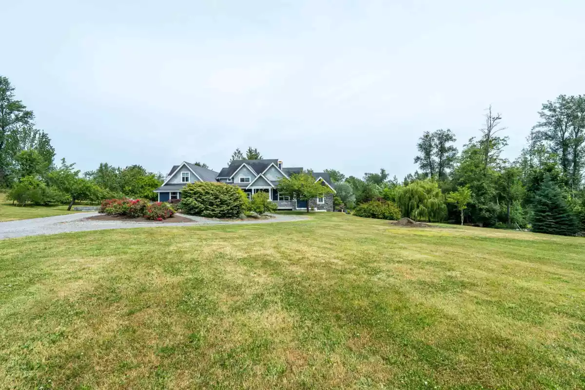 Garden / Landscaping Photo of 1192 212 Street, Langley, BC