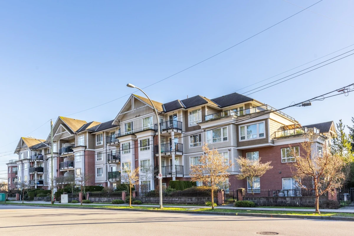 Exterior Front Photo of 202 14960 102a Avenue, Surrey, BC