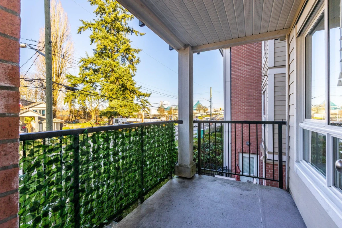 Outdoor Kitchen Photo of 202 14960 102a Avenue, Surrey, BC