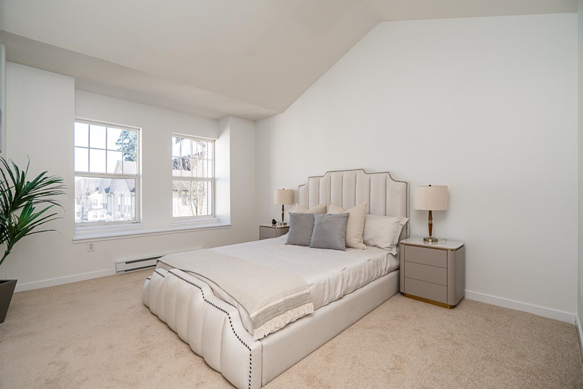 Hallway Photo of 5 8638 159 Street, Surrey, BC