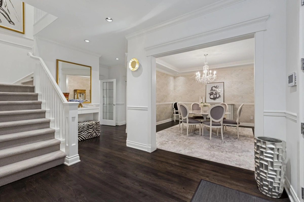 Dining Area Photo of 4081 Woodbury Avenue, North Vancouver, BC