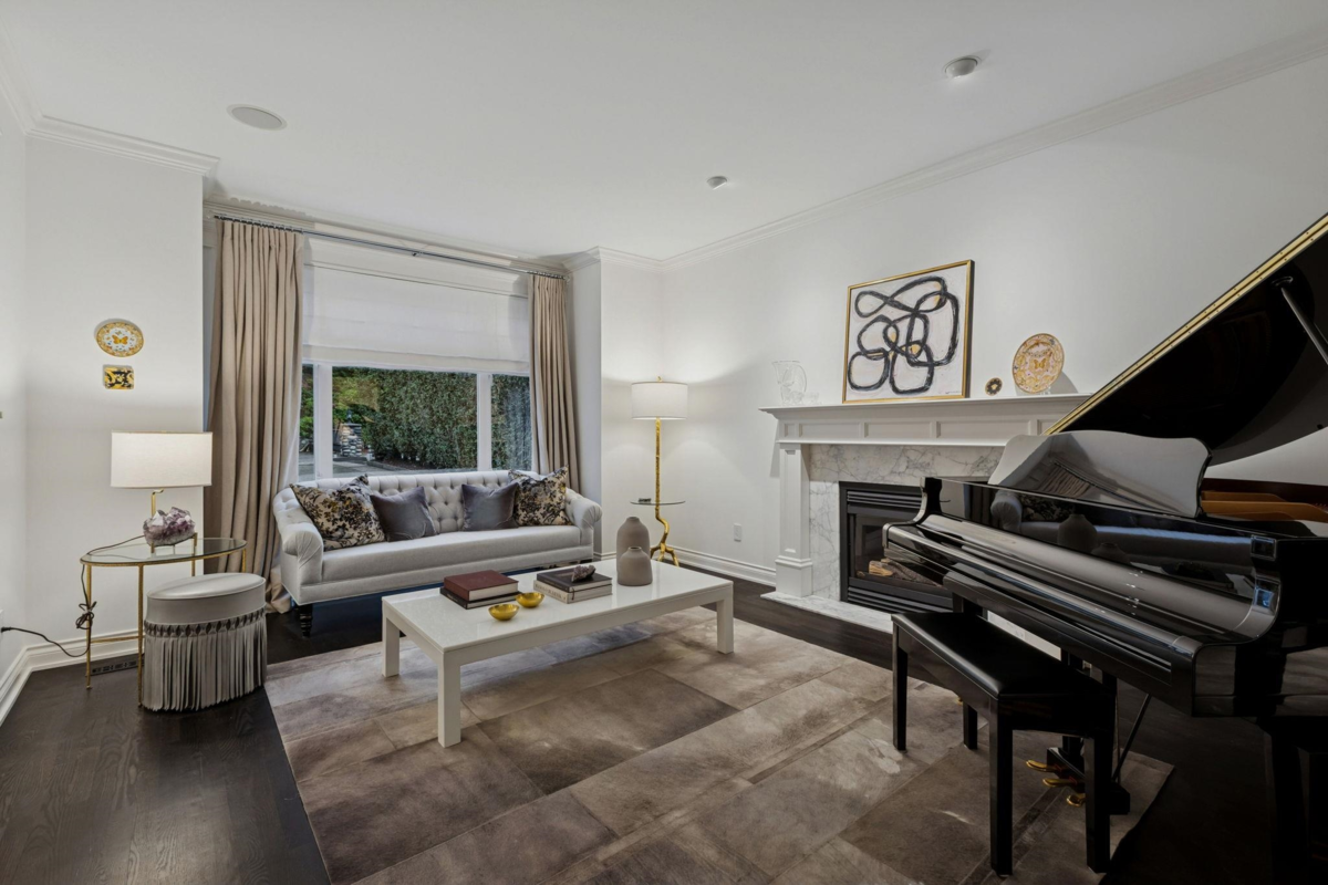 Family Room Photo of 4081 Woodbury Avenue, North Vancouver, BC