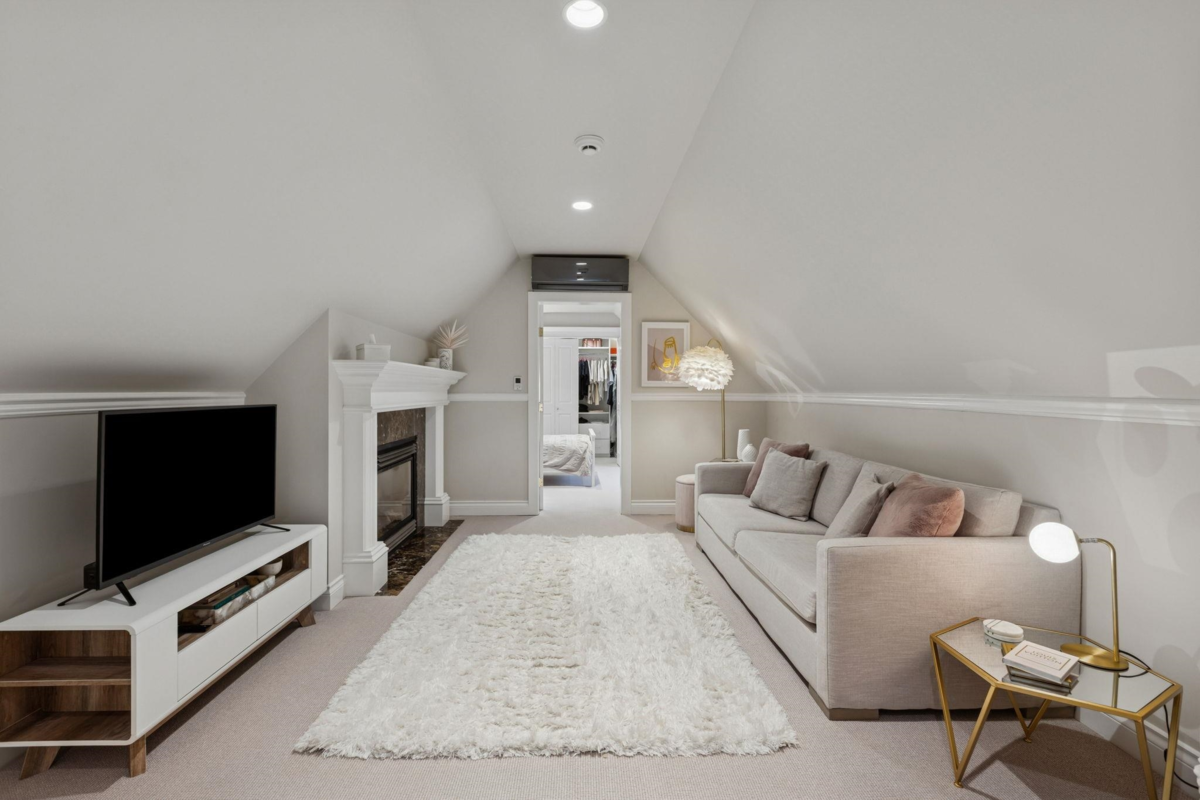 Front Yard Photo of 4081 Woodbury Avenue, North Vancouver, BC