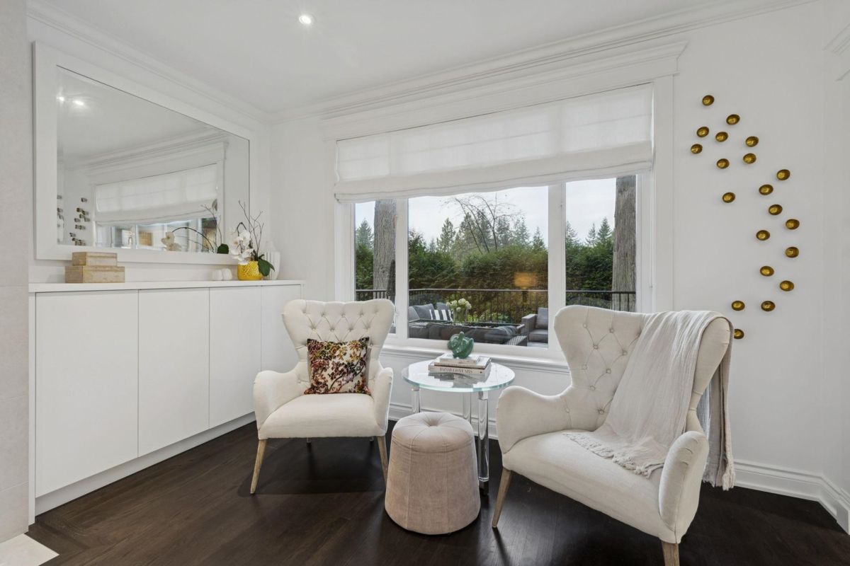 Powder Room Photo of 4081 Woodbury Avenue, North Vancouver, BC
