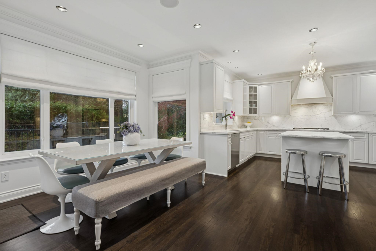 Primary Bathroom Photo of 4081 Woodbury Avenue, North Vancouver, BC