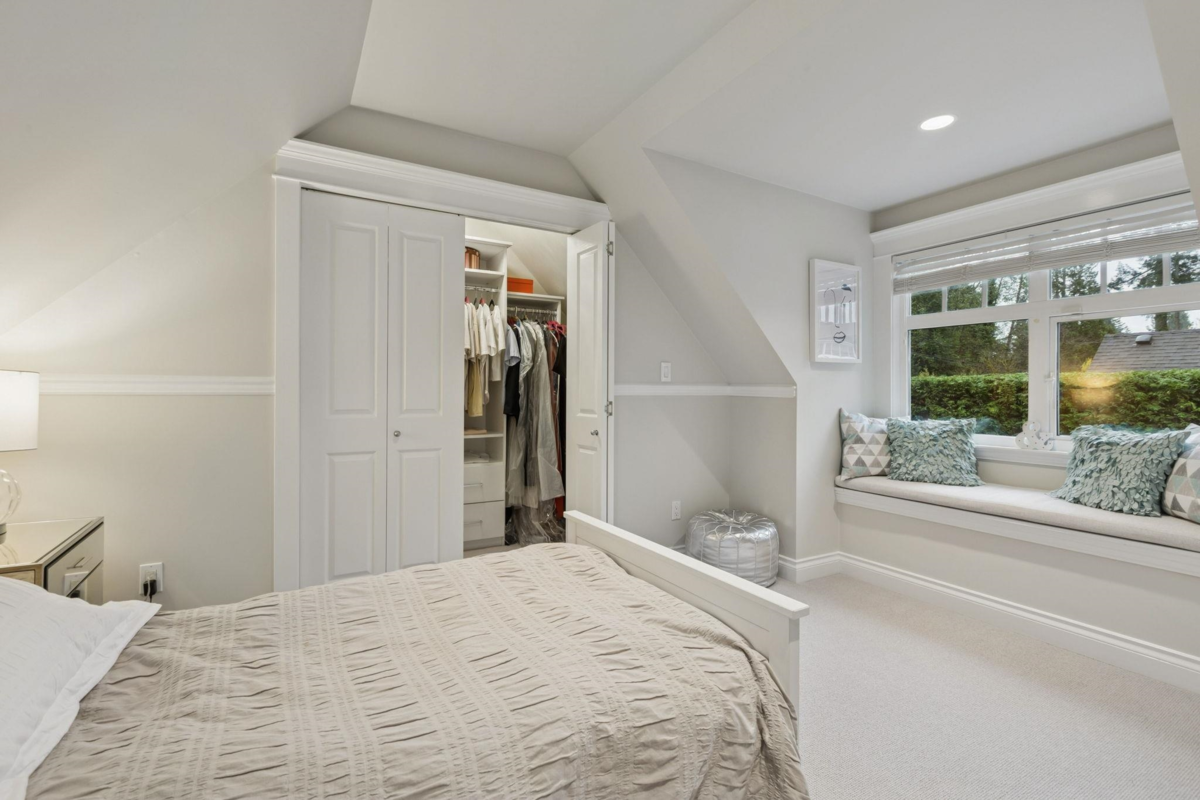 Swimming Pool Photo of 4081 Woodbury Avenue, North Vancouver, BC