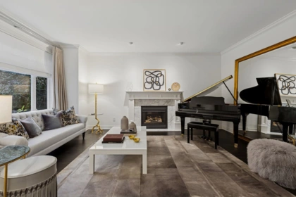 4081 Woodbury Avenue, North Vancouver, BC