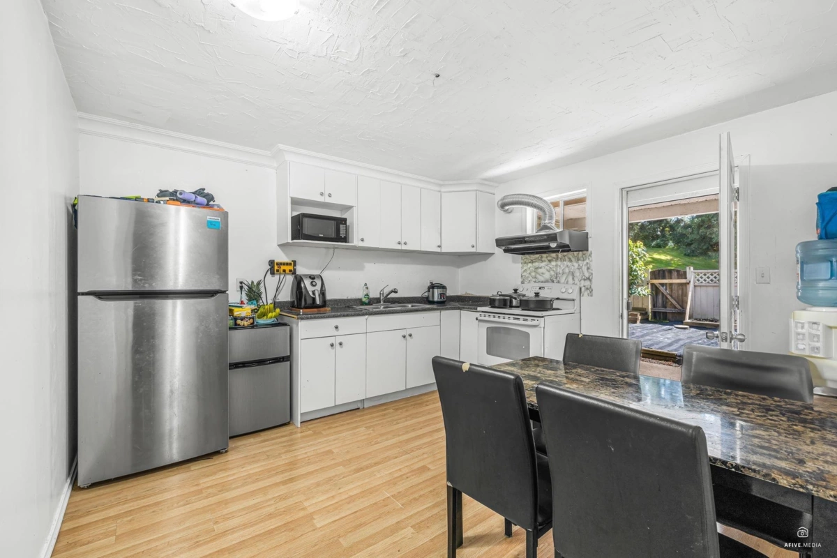 Mudroom Photo of 216 Davis Crescent, Langley, BC