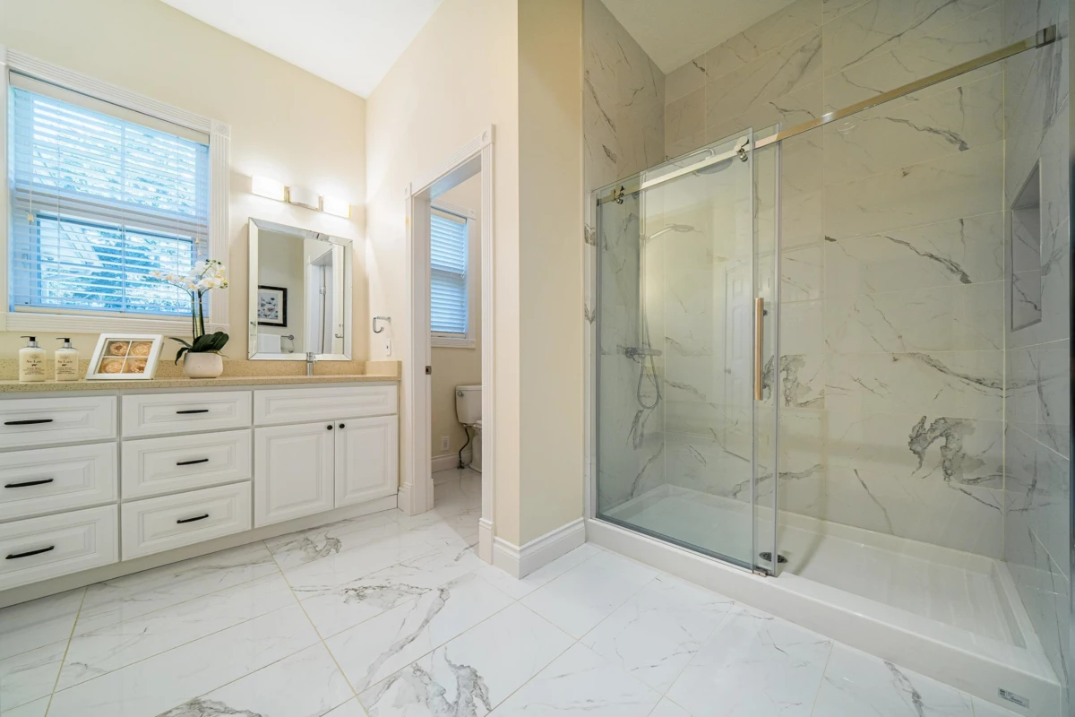 Hallway Photo of 2621 166a Street, Surrey, BC