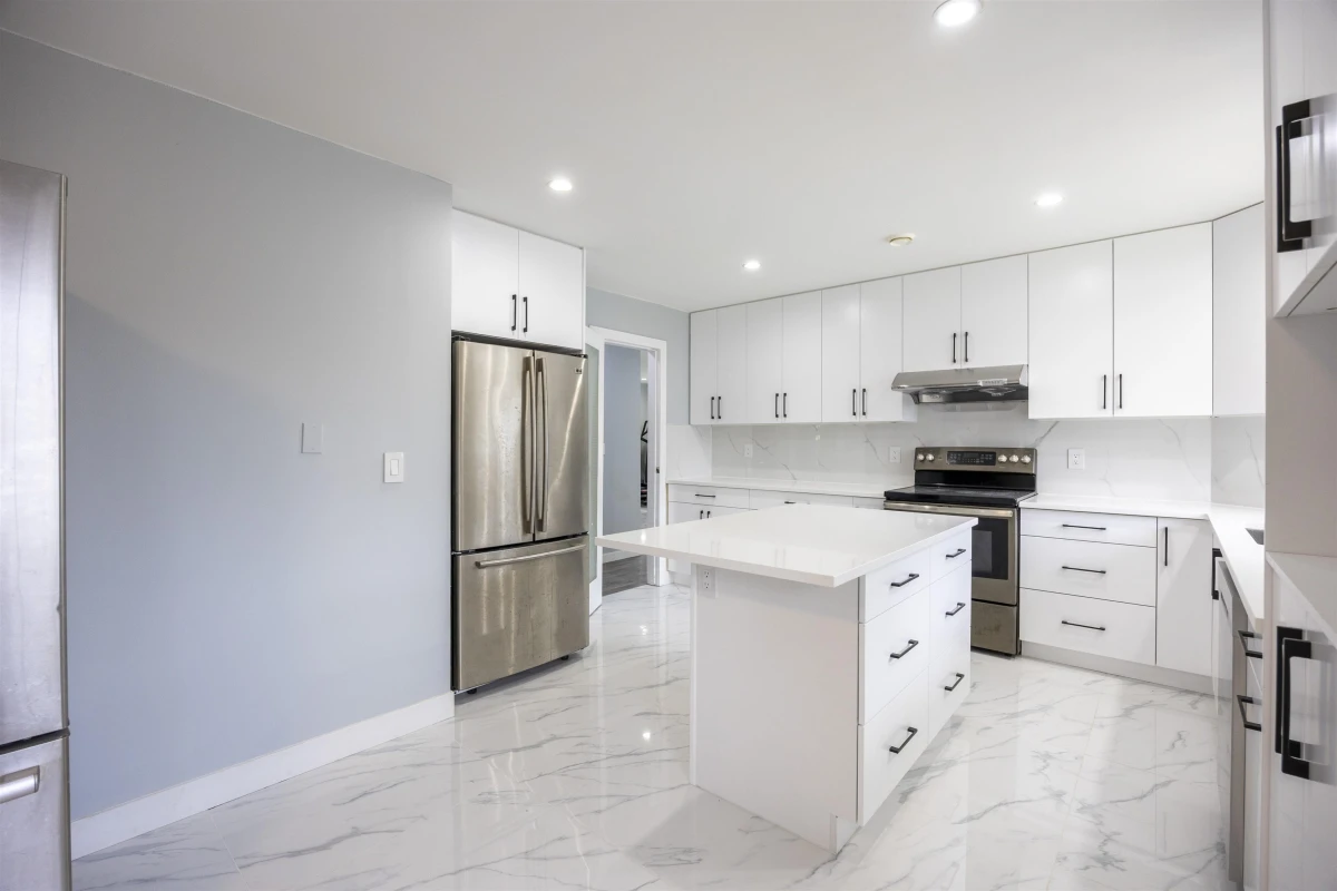 Breakfast Nook Photo of 7549 10th Avenue, Burnaby, BC