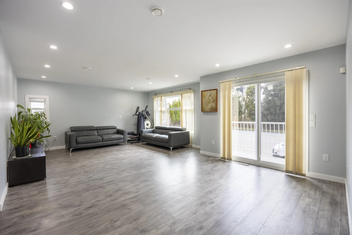 Dining Area Photo of 7549 10th Avenue, Burnaby, BC