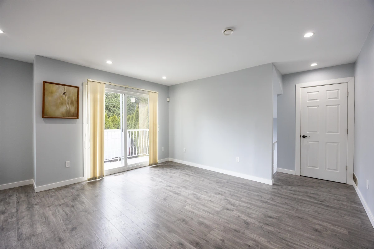 Family Room Photo of 7549 10th Avenue, Burnaby, BC