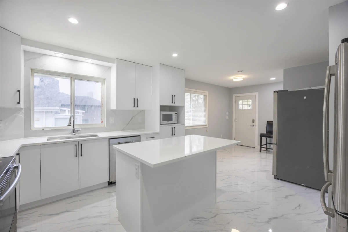 Kitchen Island Photo of 7549 10th Avenue, Burnaby, BC