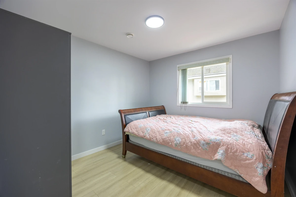 Loft / Bonus Room Photo of 7549 10th Avenue, Burnaby, BC