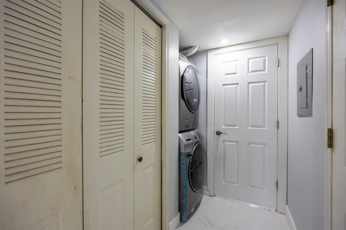 Mudroom Photo of 7549 10th Avenue, Burnaby, BC