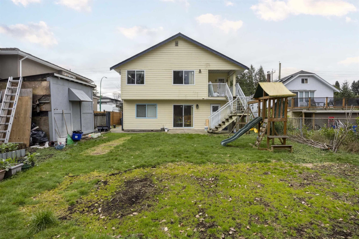 Outdoor Deck Photo of 7549 10th Avenue, Burnaby, BC