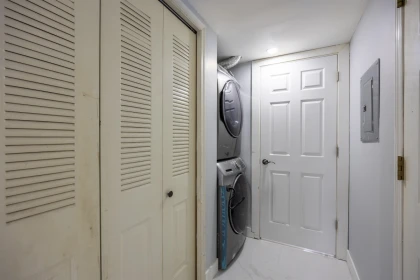Mudroom Photo of 7549 10th Avenue, Burnaby, BC