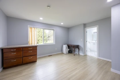 Powder Room Photo of 7549 10th Avenue, Burnaby, BC