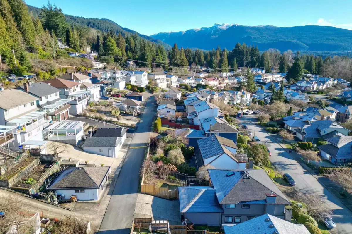 Garden / Landscaping Photo of 2735 Tempe Knoll Drive, North Vancouver, BC