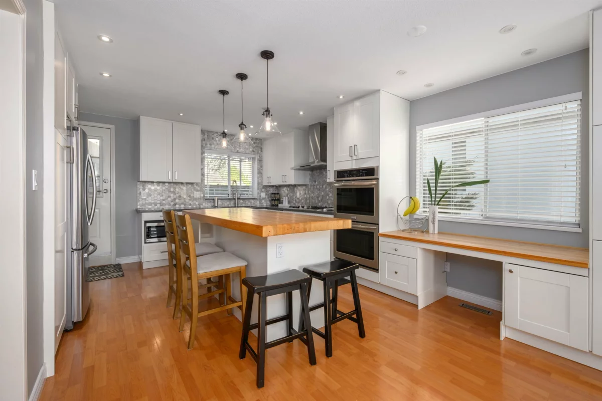 Kitchen Photo of 2735 Tempe Knoll Drive, North Vancouver, BC