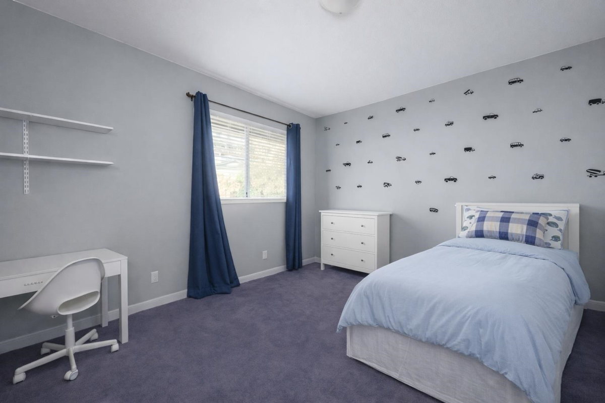 Laundry Room Photo of 2735 Tempe Knoll Drive, North Vancouver, BC