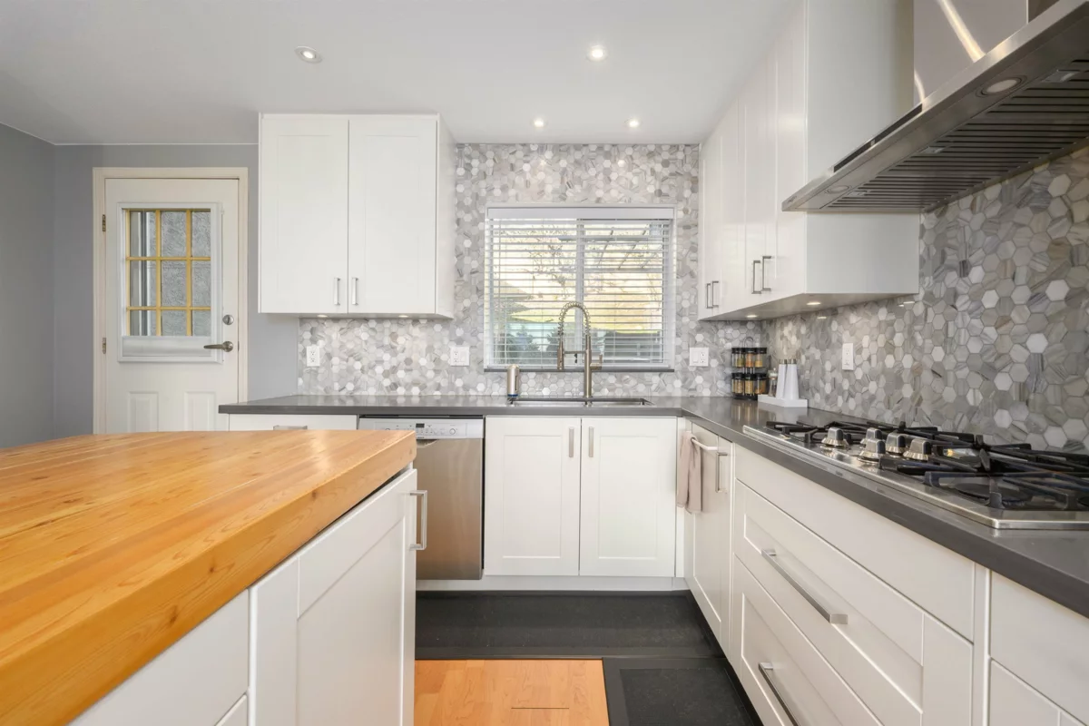 Pantry Photo of 2735 Tempe Knoll Drive, North Vancouver, BC