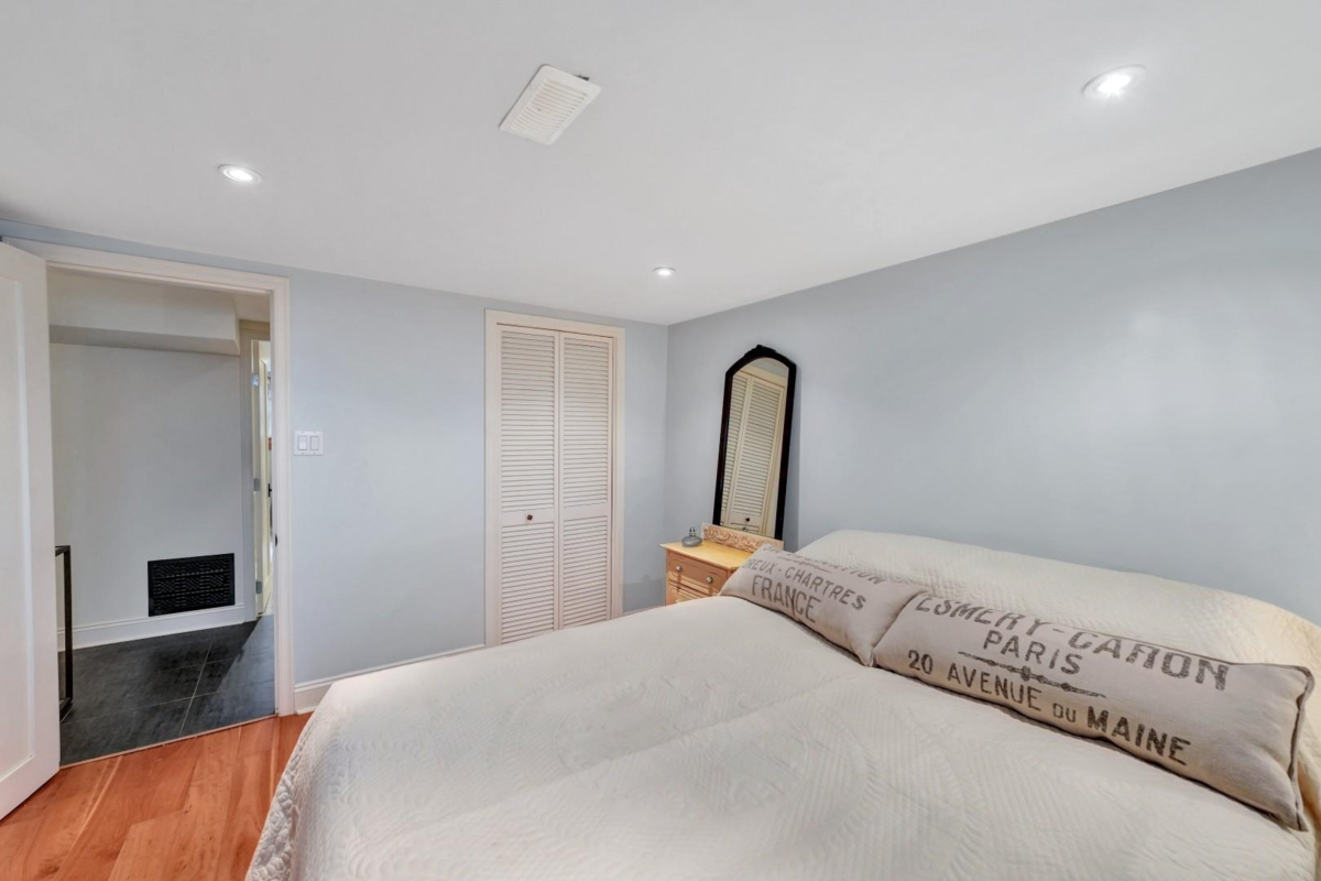 Hallway Photo of 2303 W 3rd Avenue, Vancouver, BC