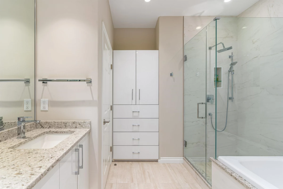 Entry Foyer Photo of 9 5110 Alderfeild Place, West Vancouver, BC