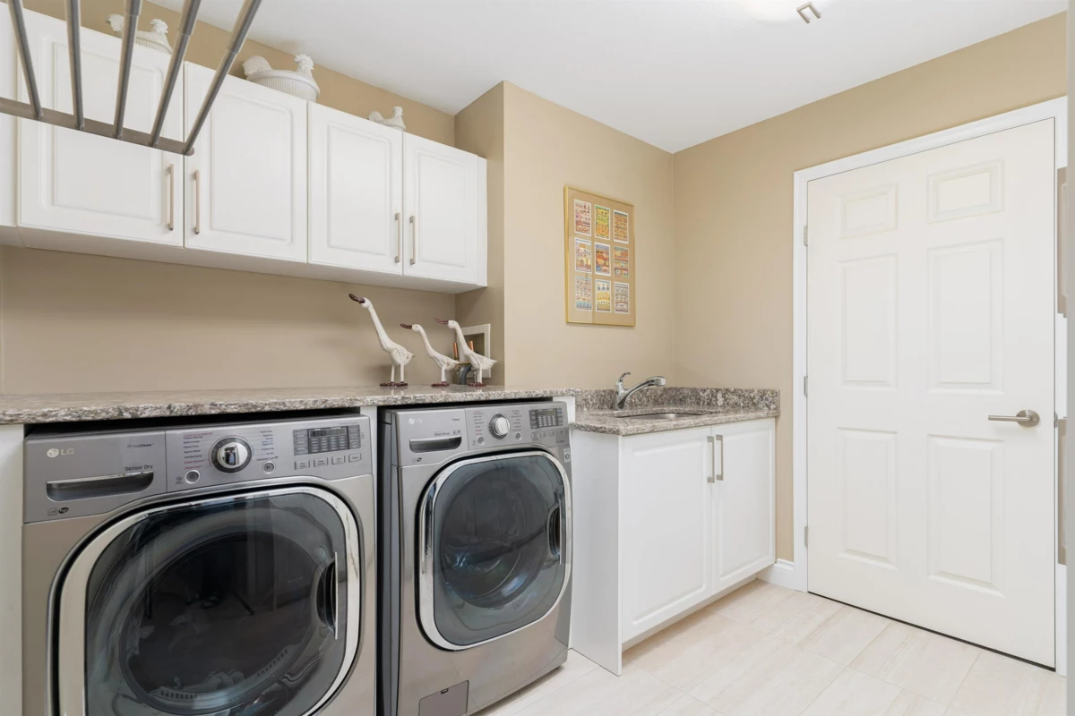 Hallway Photo of 9 5110 Alderfeild Place, West Vancouver, BC