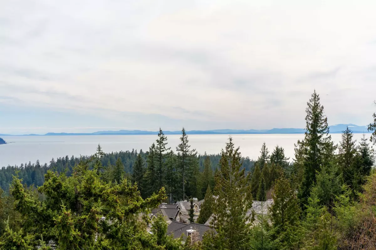 Outdoor Deck Photo of 9 5110 Alderfeild Place, West Vancouver, BC