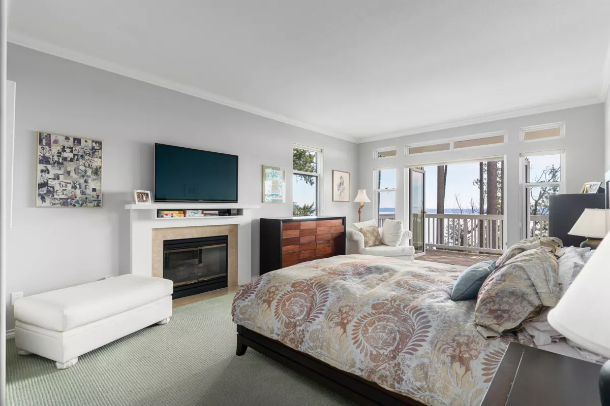 Powder Room Photo of 9 5110 Alderfeild Place, West Vancouver, BC