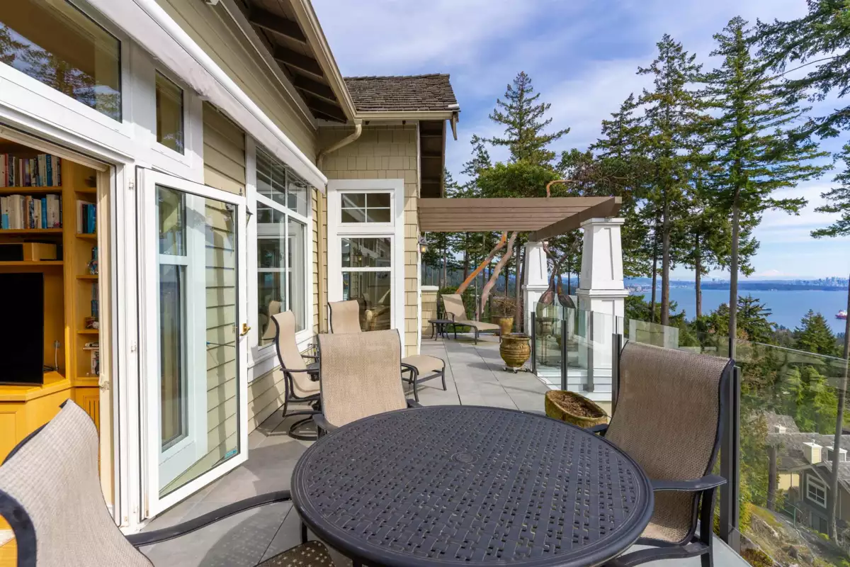 Staircase Photo of 9 5110 Alderfeild Place, West Vancouver, BC