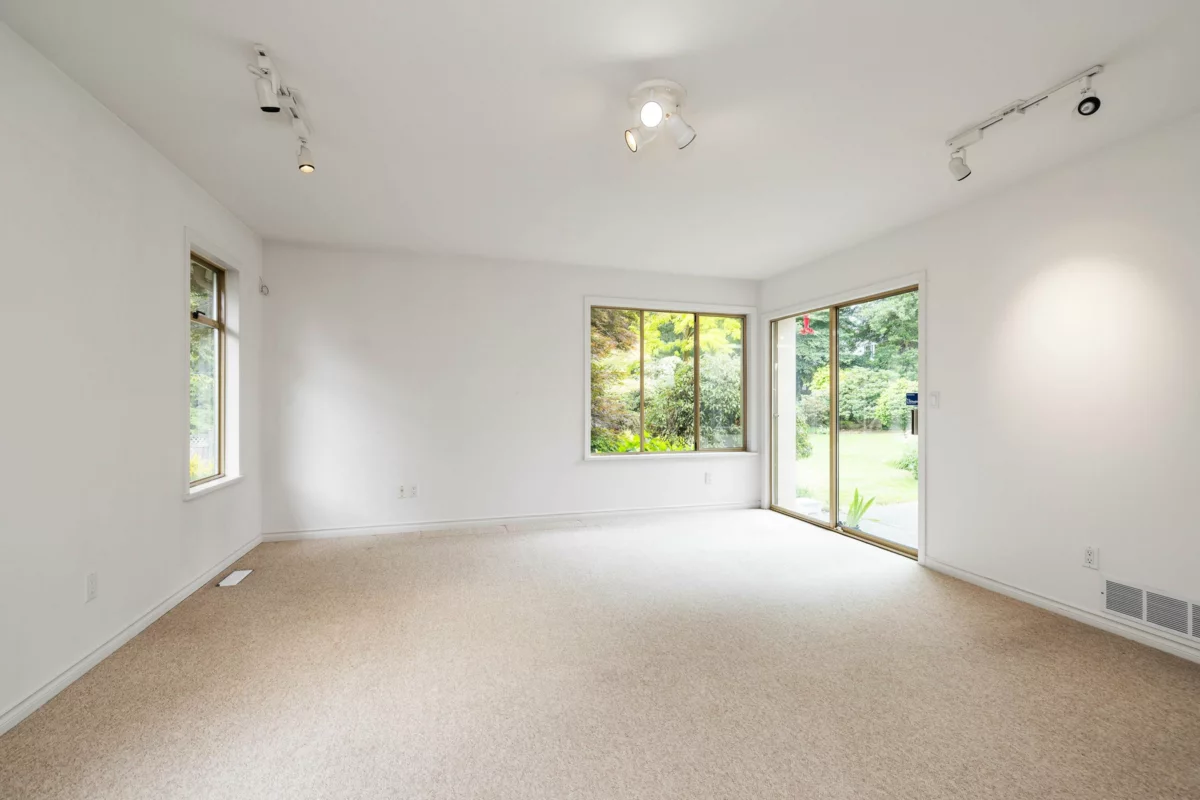Basement Recreation Room Photo of 8658 165a Street, Surrey, BC