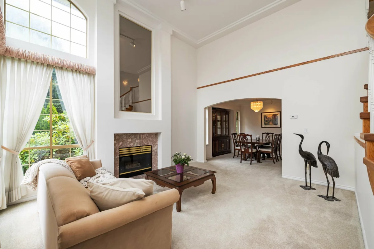 Dining Area Photo of 8658 165a Street, Surrey, BC
