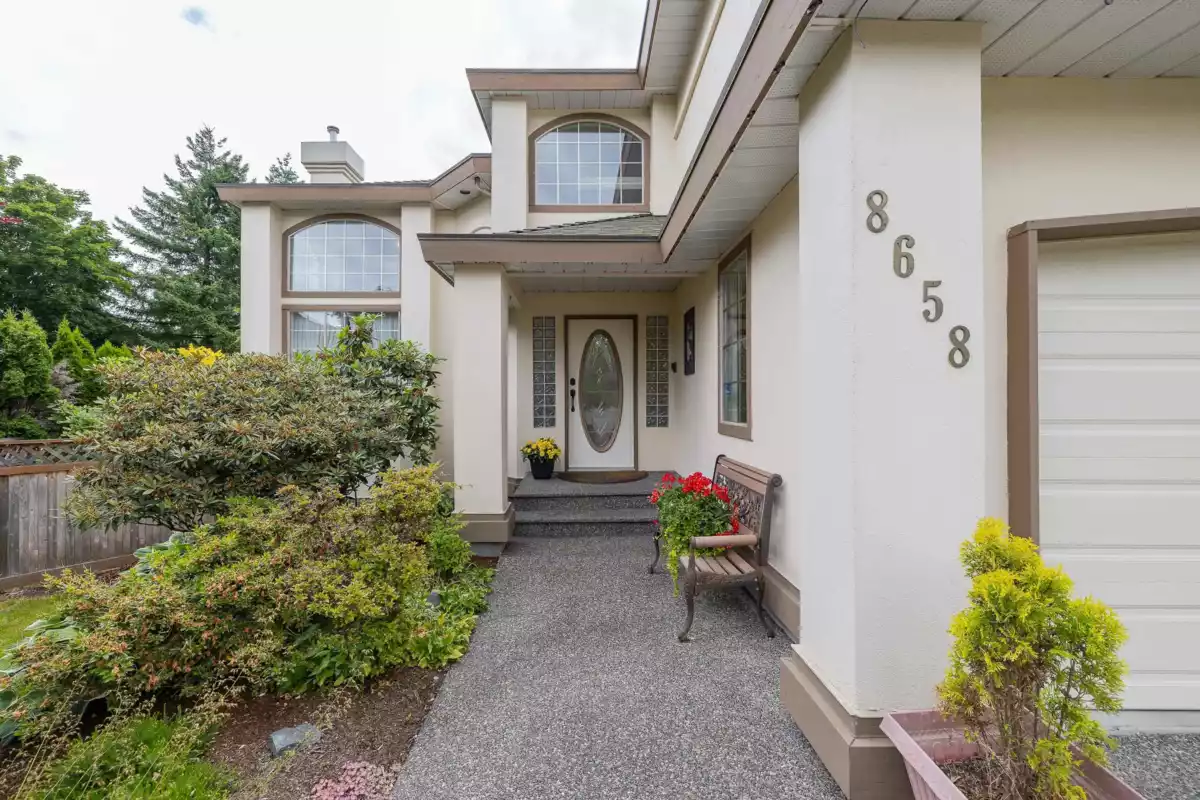 Living Room Photo of 8658 165a Street, Surrey, BC