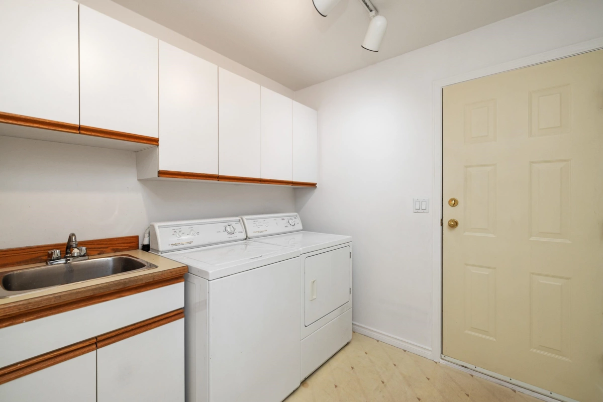 Mudroom Photo of 8658 165a Street, Surrey, BC