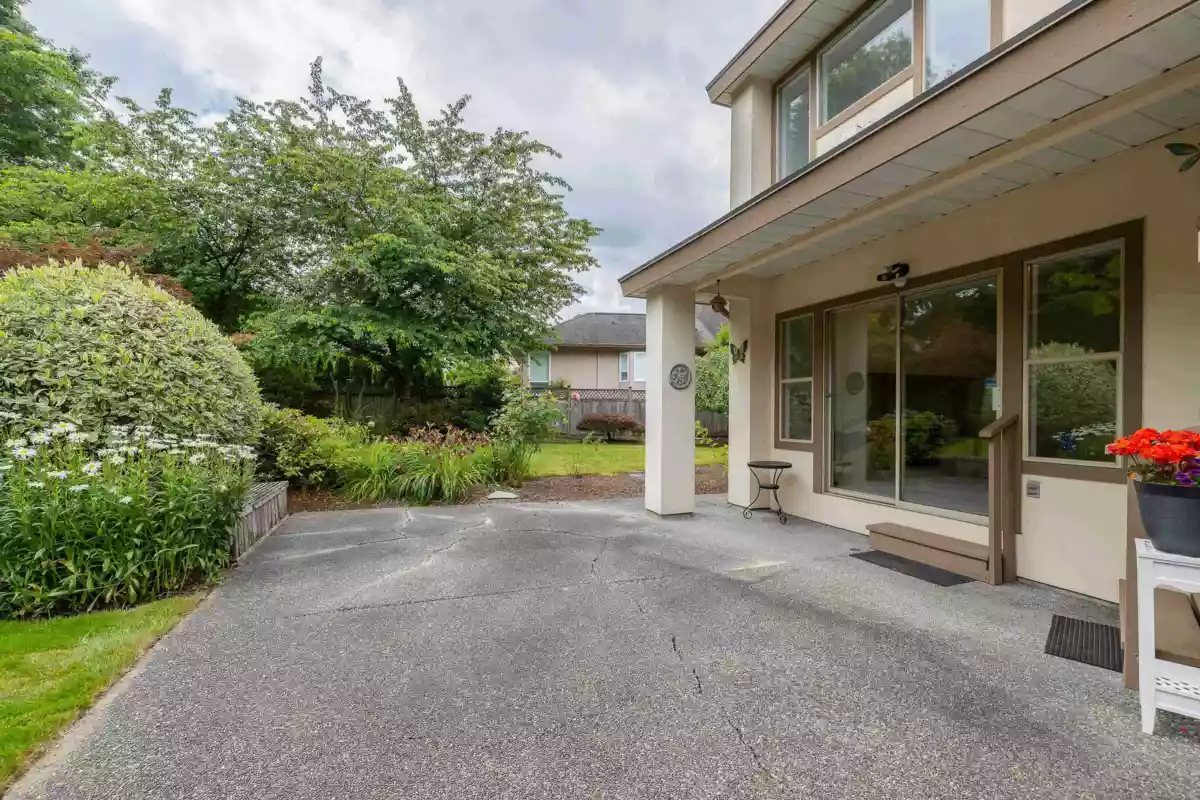 Outdoor Deck Photo of 8658 165a Street, Surrey, BC