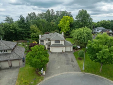 Fitness Center Photo Near 8658 165a Street, Surrey, BC