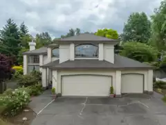 8658 165a Street, Surrey, BC