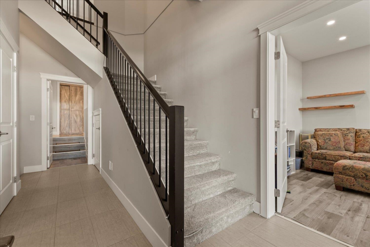 Dining Area Photo of 47128 Sylvan Drive, Chilliwack, BC