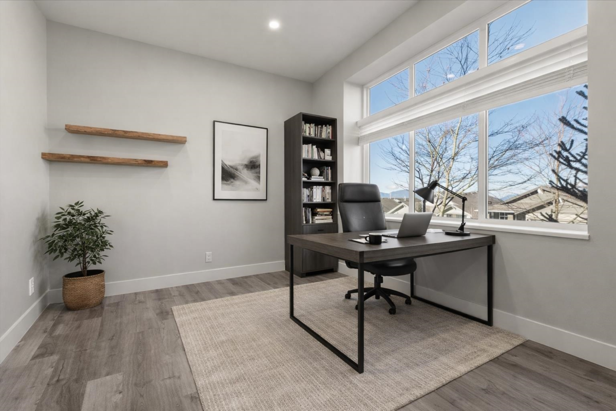 Entry Foyer Photo of 47128 Sylvan Drive, Chilliwack, BC