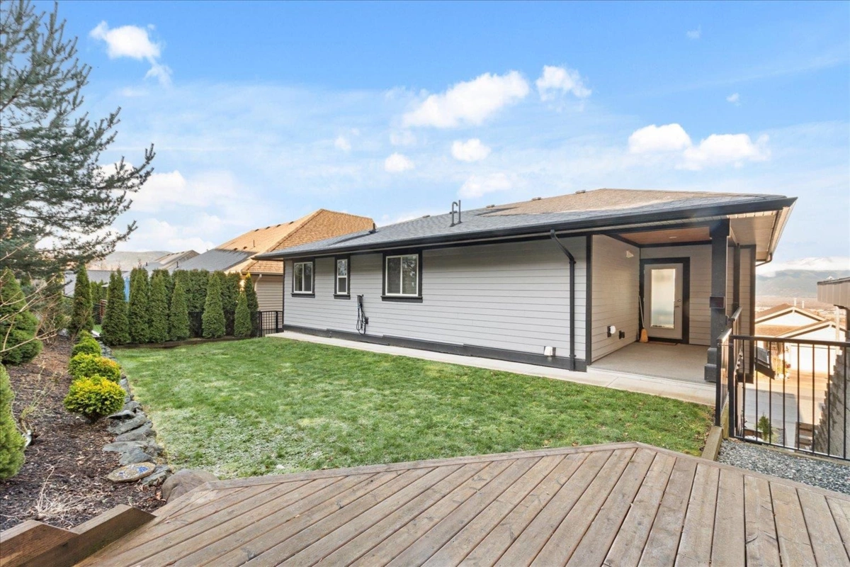 Front Yard Photo of 47128 Sylvan Drive, Chilliwack, BC