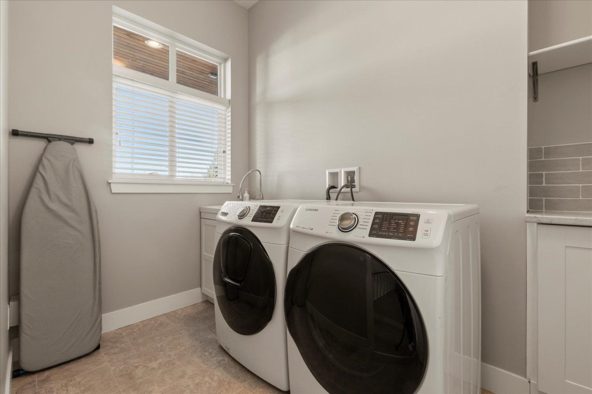 Swimming Pool Photo of 47128 Sylvan Drive, Chilliwack, BC