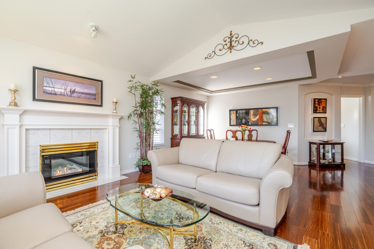 Breakfast Nook Photo of 465 Garrett Street, New Westminster, BC