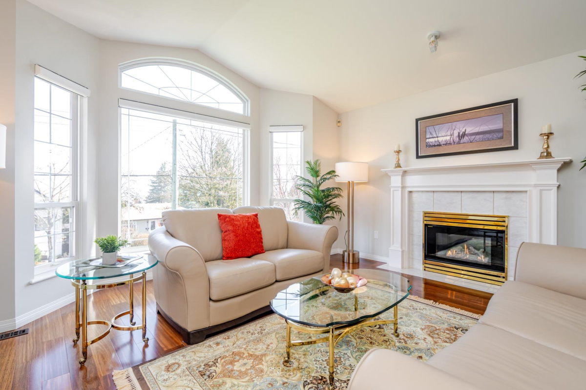 Kitchen Island Photo of 465 Garrett Street, New Westminster, BC