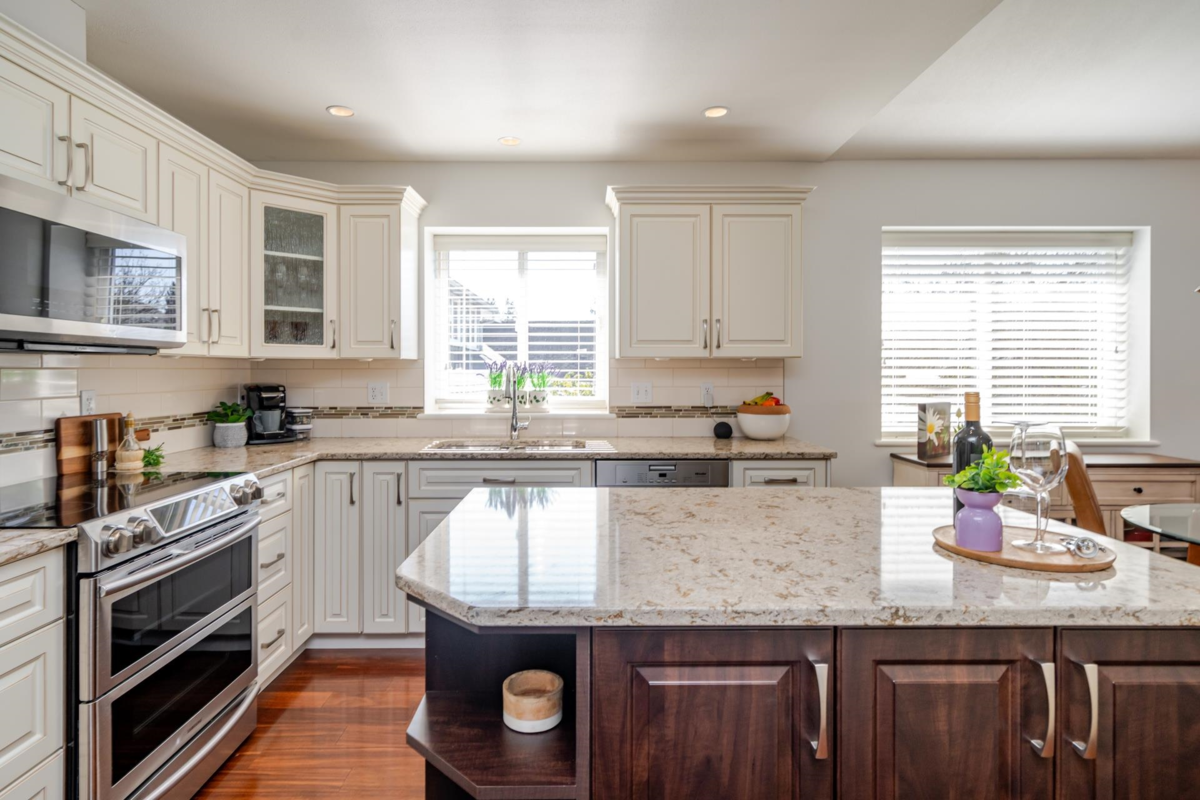 Laundry Room Photo of 465 Garrett Street, New Westminster, BC